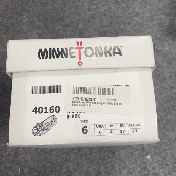 Minnetonka Women’s Leopard Cally Slipper (3169) - Picture 8 of 8